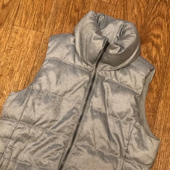 Old Navy Heathered Gray Quilted Frost Free Sleeveless Puffer Vest Size Medium - Picture 4 of 10